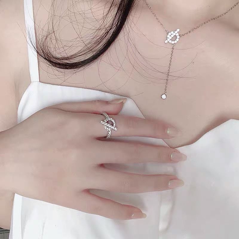 H**me5 necklaces